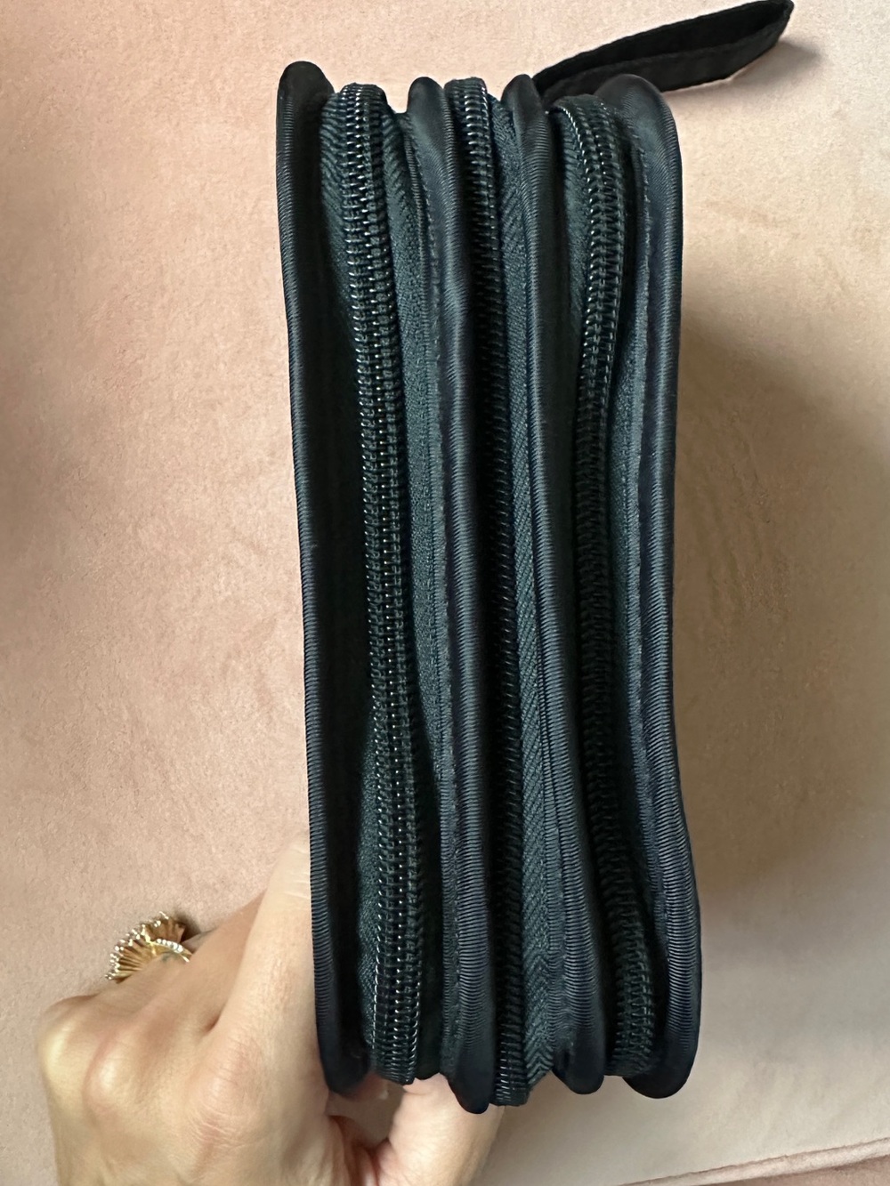Lug Black Quilted Nylon Wristlet Zip Pouch Multi Compartment Organizer Wallet - Picture 5 of 9